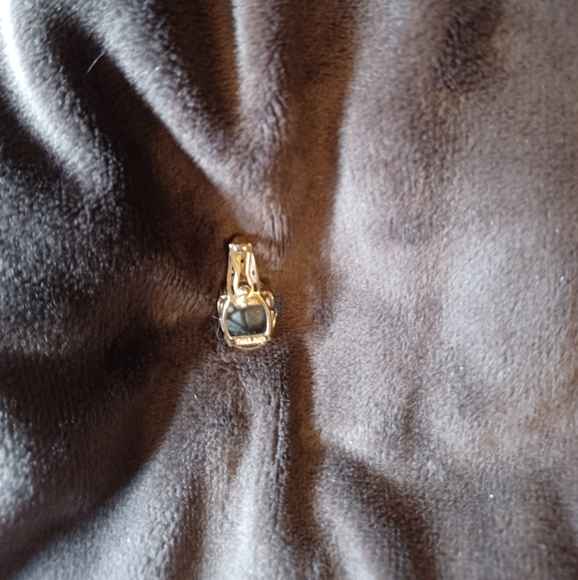 14k Gold London Blue Topaz Pendant. No Chain. - Picture 4 of 7